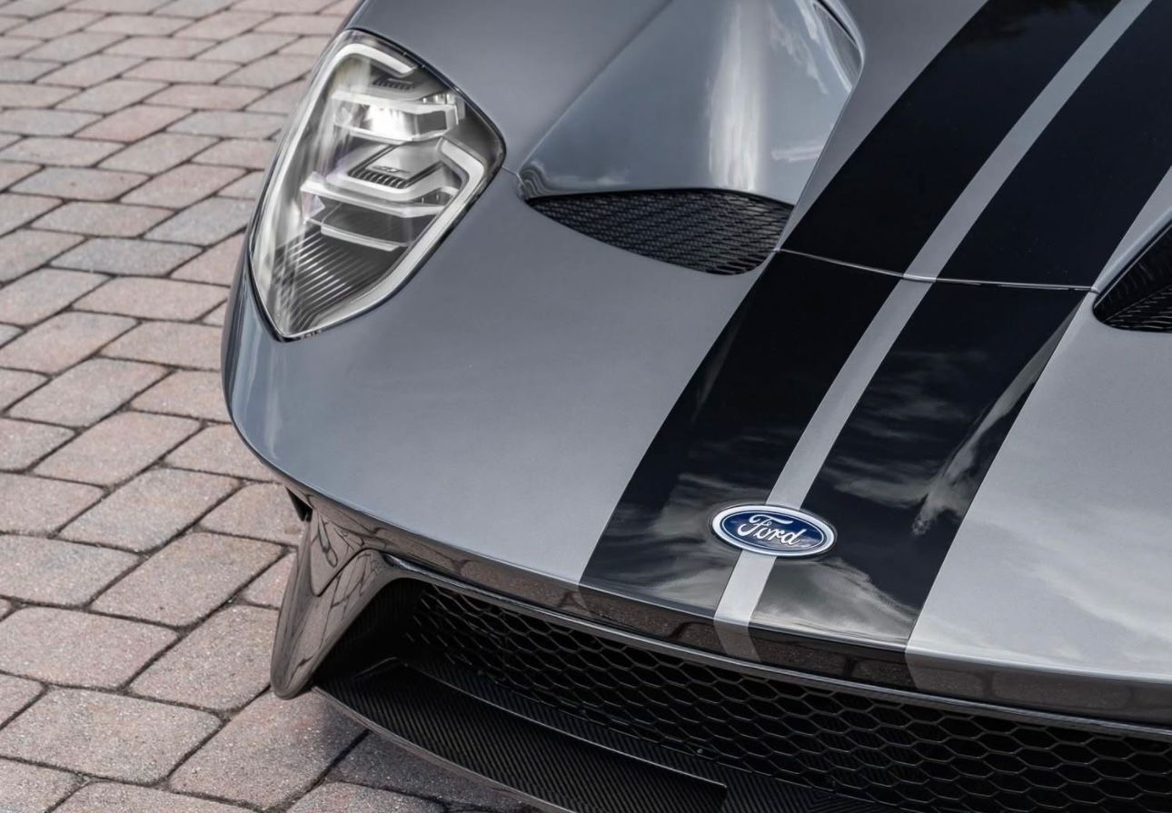Ford GT - View 2